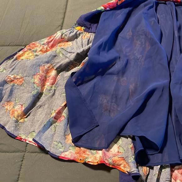 Skies Are Blue Floral Print Dress - Picture 4 of 8